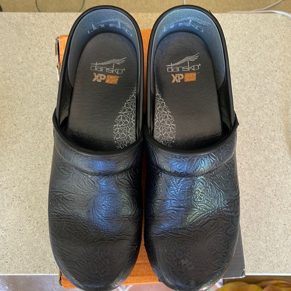 Dansko XP Women’s Clog - Picture 1 of 5